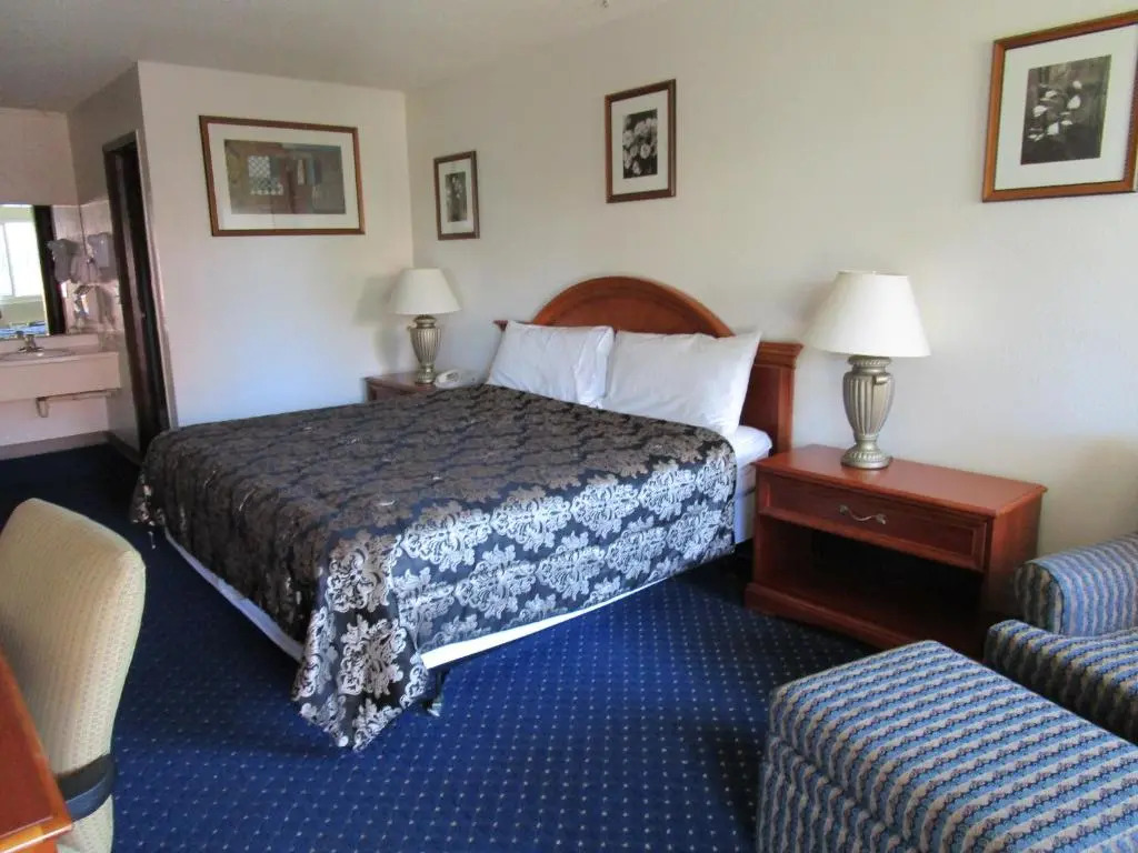 Northwoods Motel