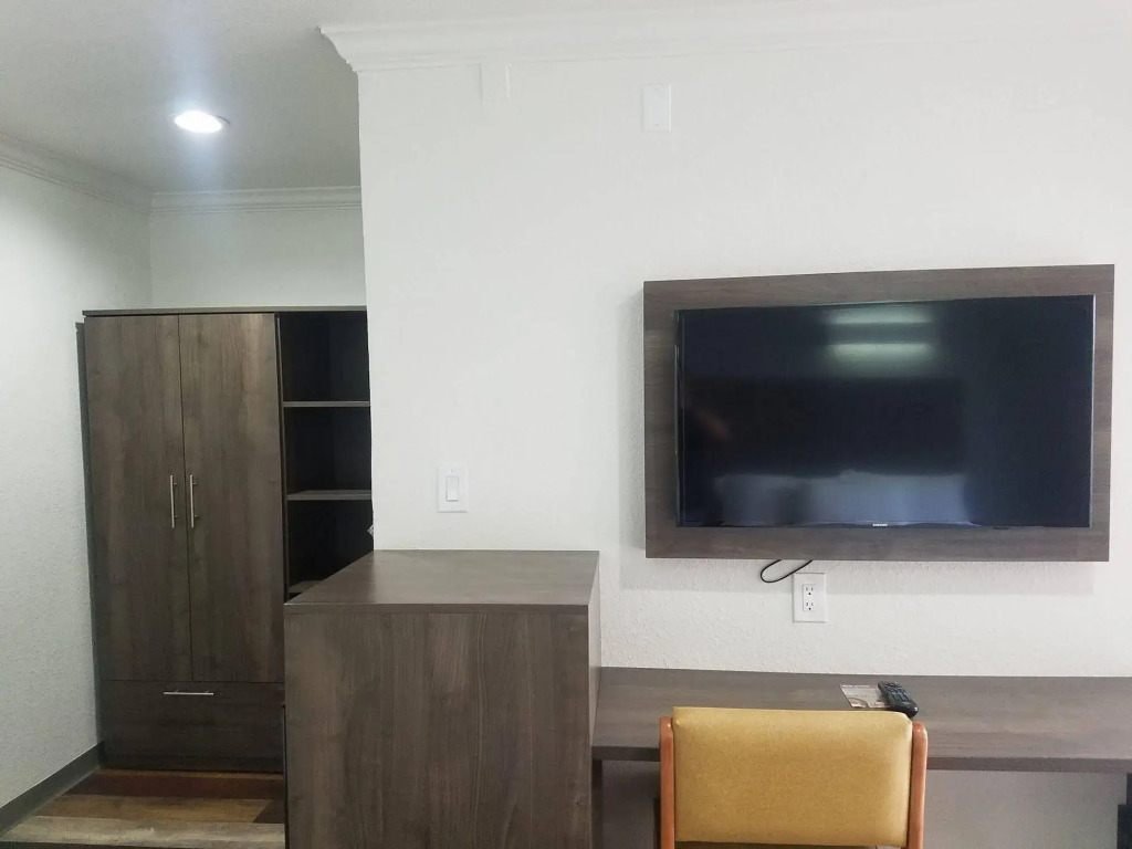 Value Inn Bellflower