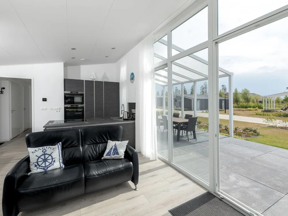 Chalet with Fireplace near Oosterschelde
