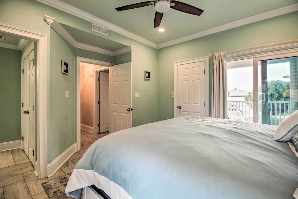 Tybee Island Home w/ Rooftop & Ocean Views!