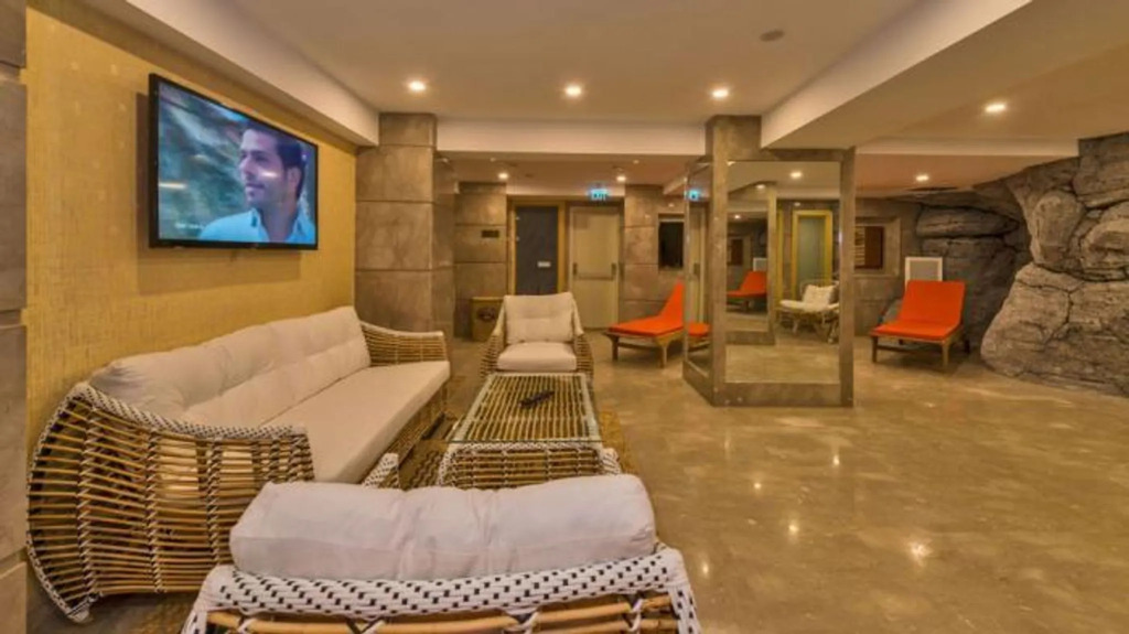Glorious Hotel