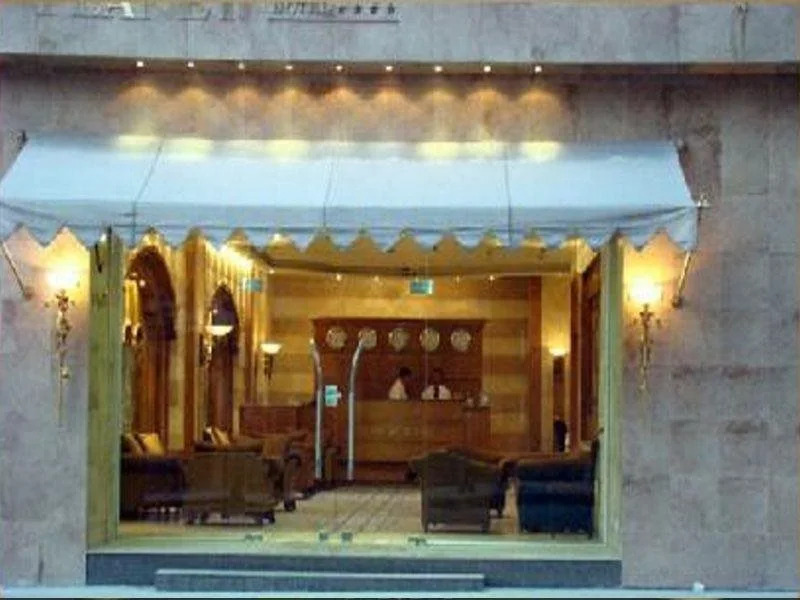 Planet Hotel