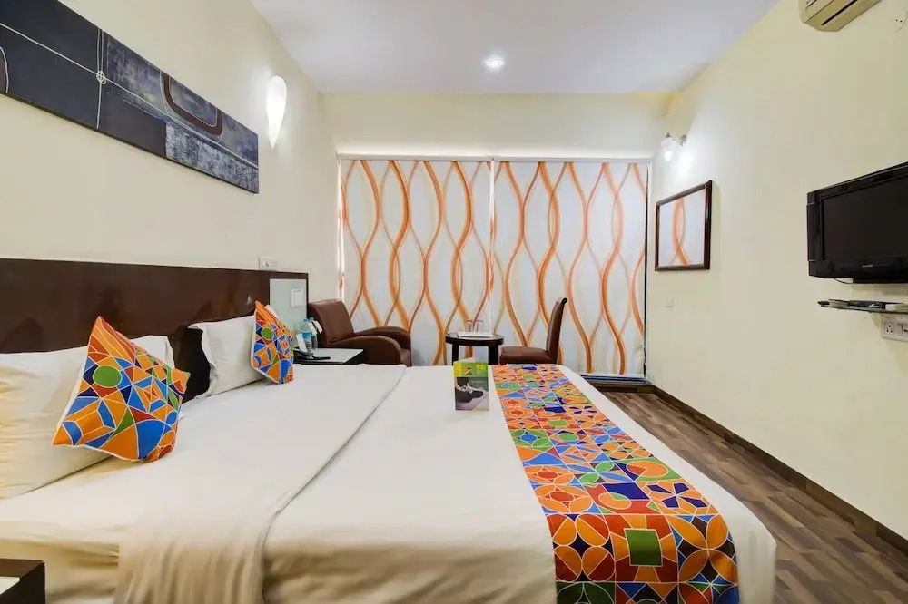 Hotel Signature By FabHotel