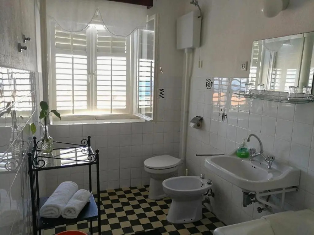 Rooms Liva - 60m from the sea
