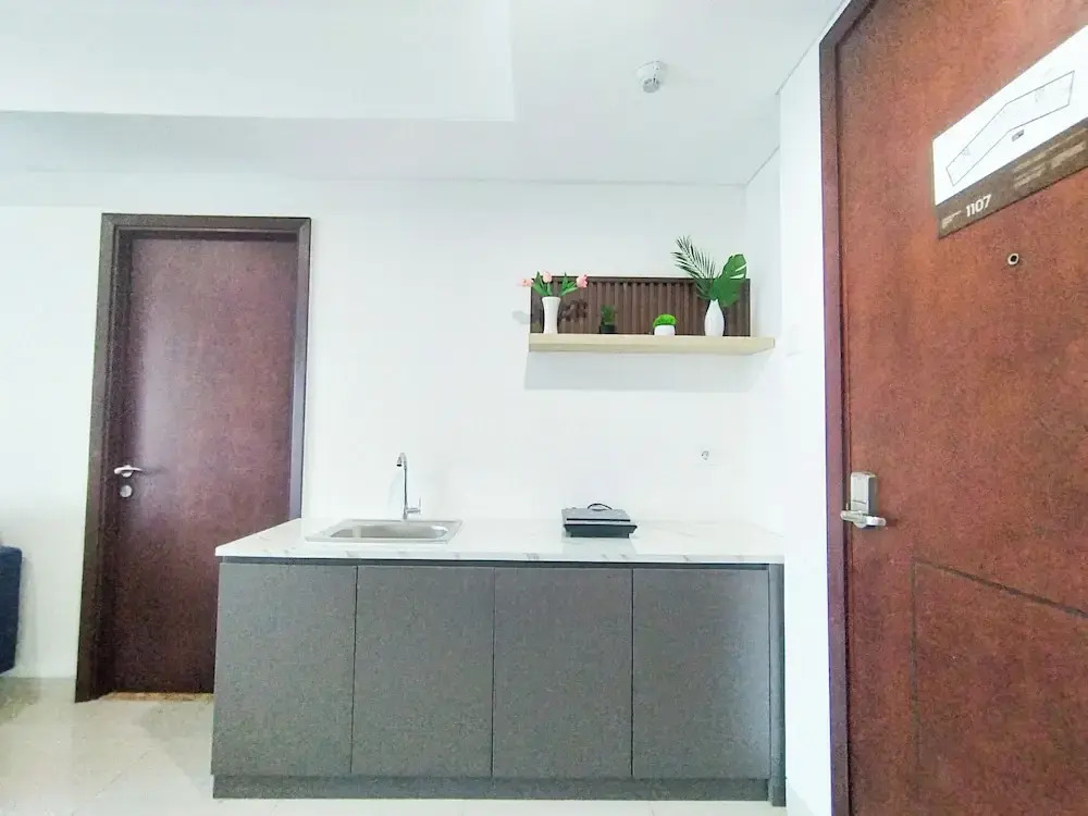 Simple 1Br Near Mall At Grand Sungkono Lagoon Apartment