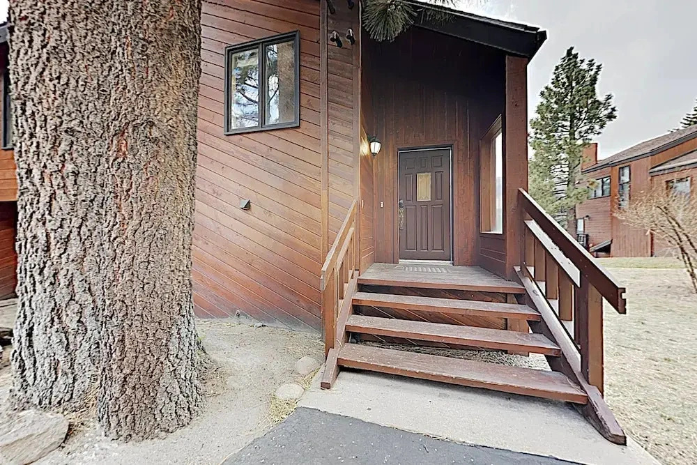 Remodeled Retreat w/ Spa & Pool, Near Eagle Lodge condo