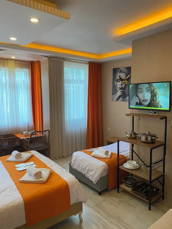 Aura Hotel