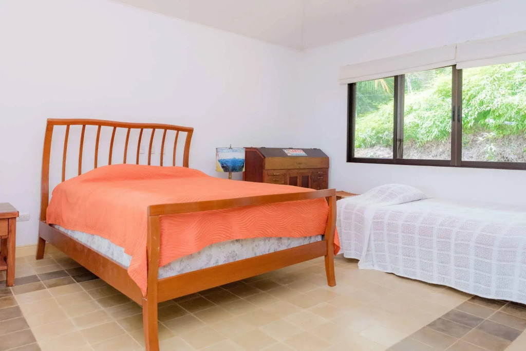 Portasol Rainforest and Ocean View Living
