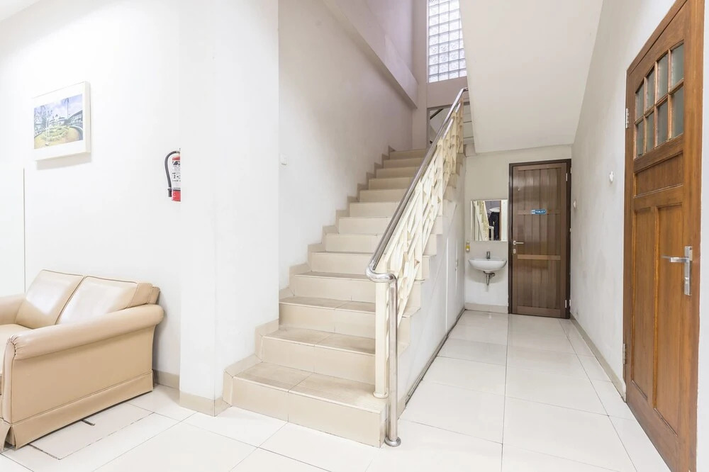 Airy Regol Lengkong Besar 62 Bandung