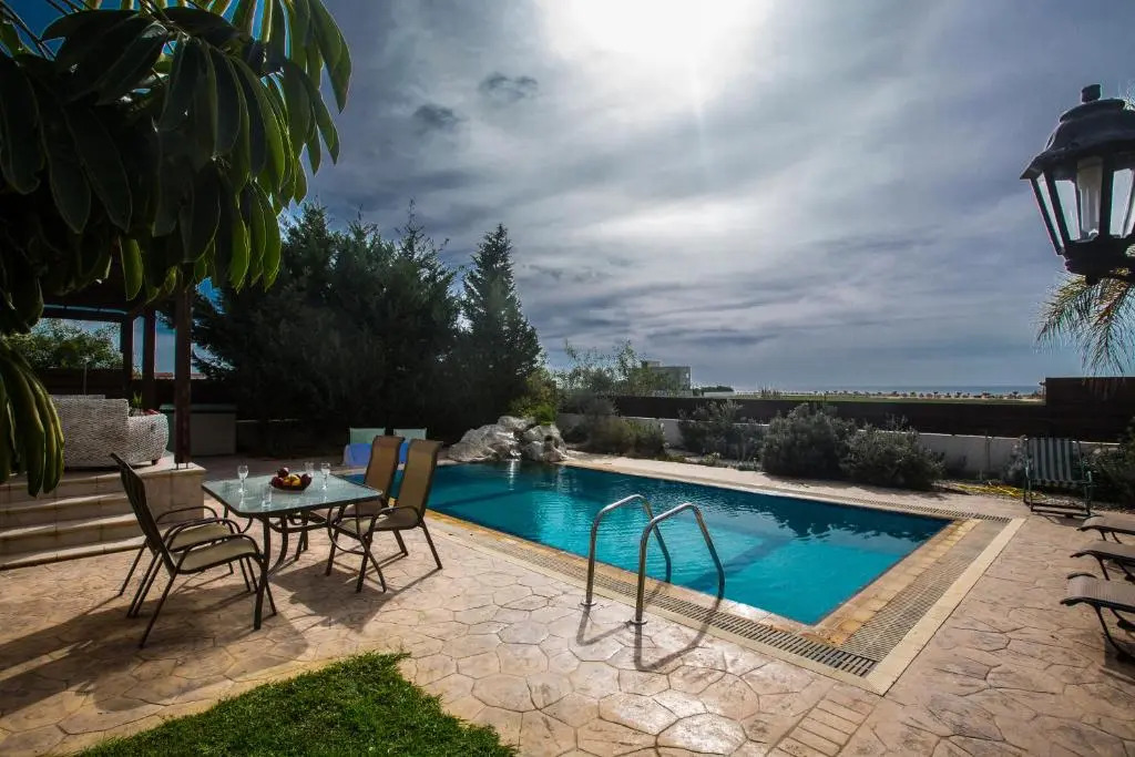 Sunny Coast Villa