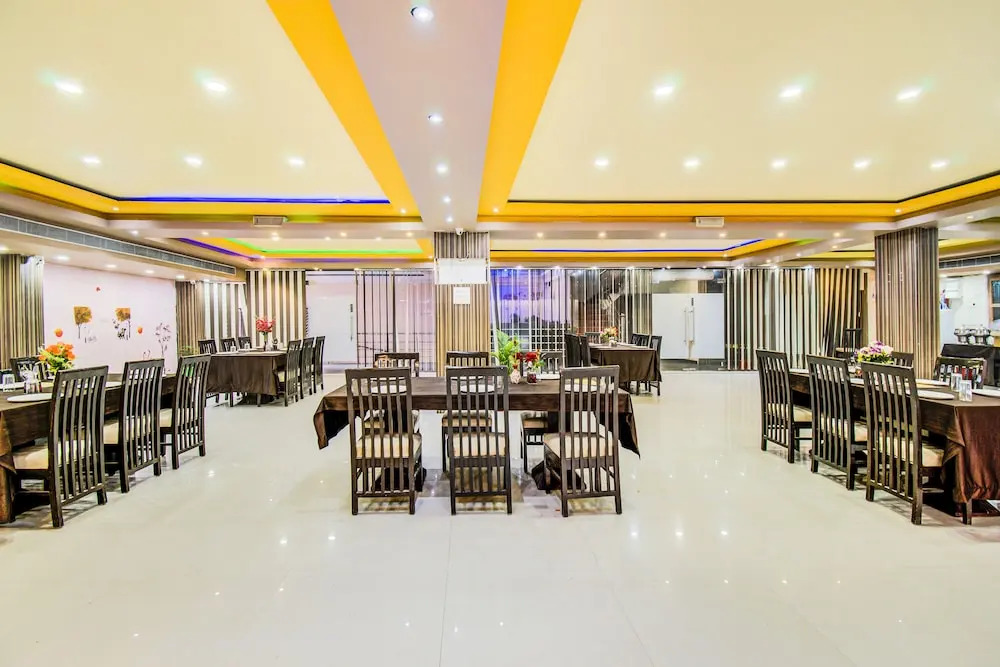 Hotel Sarweshwary