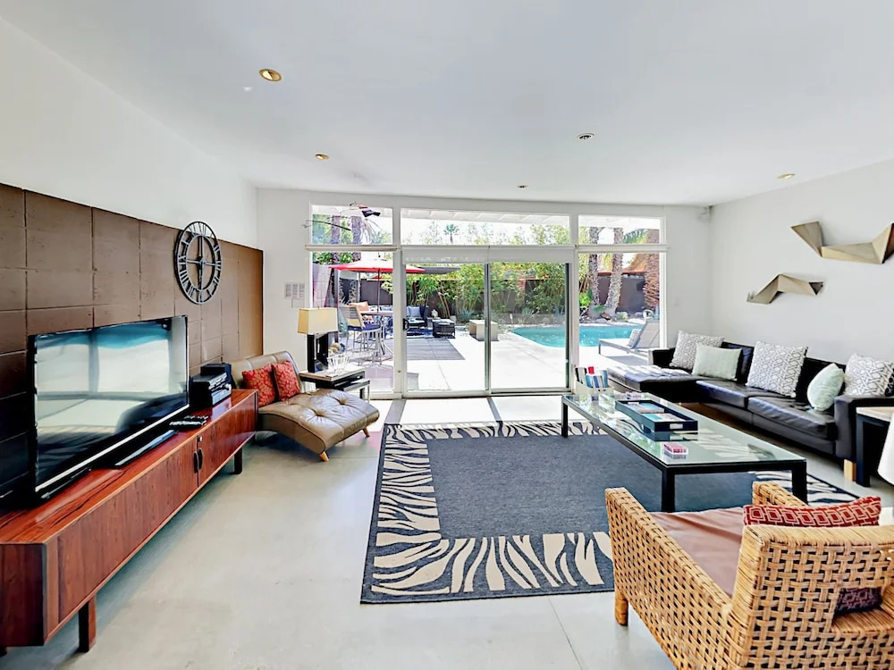 3BR 2BA Jack LaLanne House by RedAwning