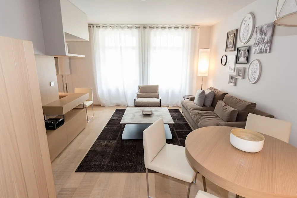 Guillaume Suites