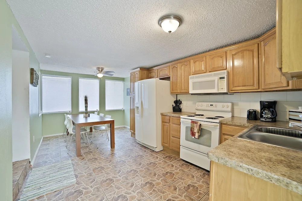 3BR House in Tampa by Tom Well IG - 2911