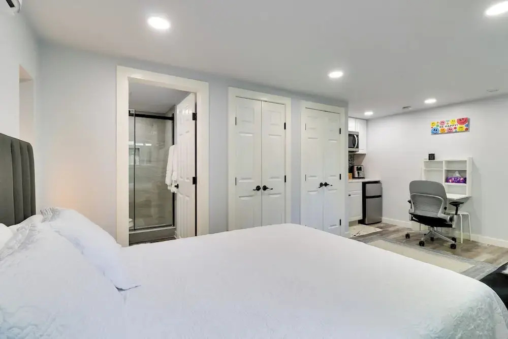 1 Mi to Dtwn: Renovated Retreat in Georgetown!