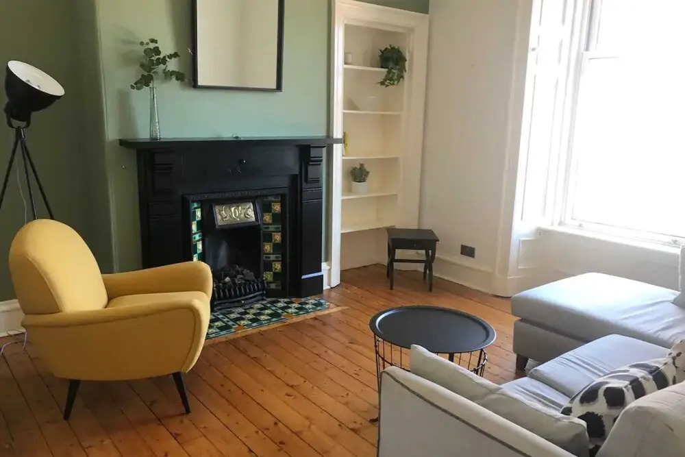 Stylish 1 Bedroom Apartment Near Leith