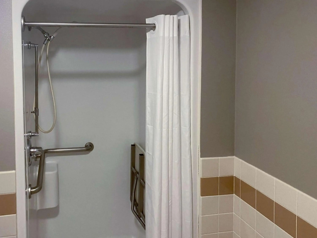 Motel 6 Norway MI