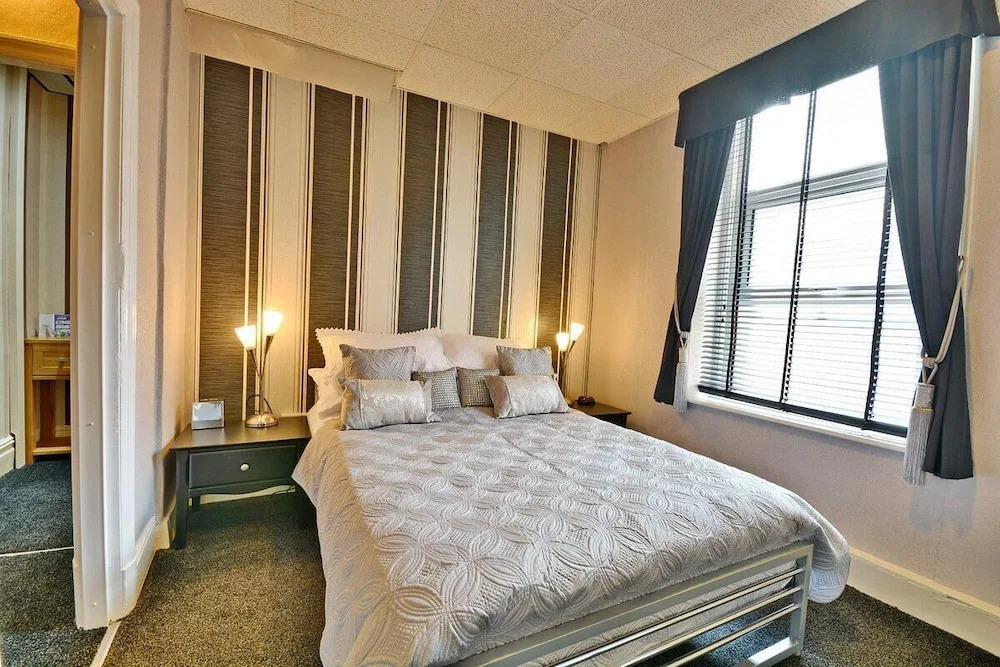 Phildene Rooms by Sasco