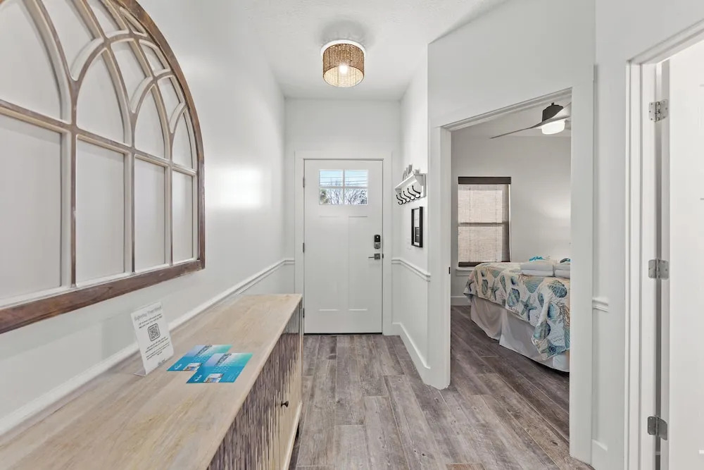 311 Le Grand Dr - Sunny Sands