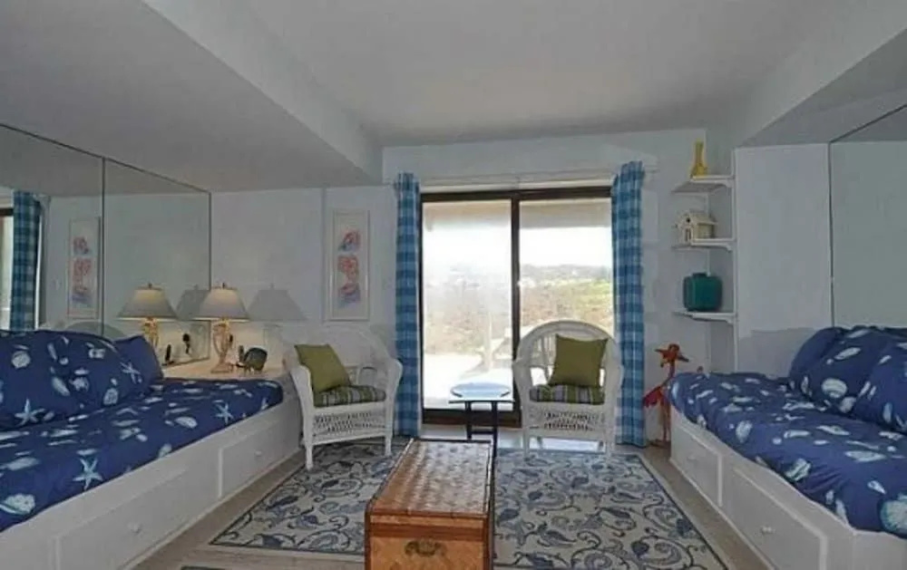 Dolphin's Den 3 Bedroom Condo by Redawning