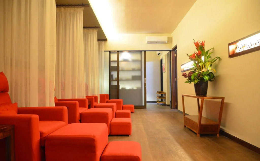 Seminyak Icon - by Karaniya Experience - CHSE certified