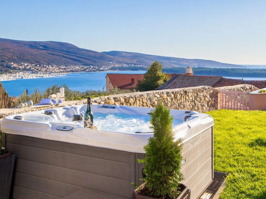 Seaview Villa in Kornic Kvarner with Outdoor Jacuzzi