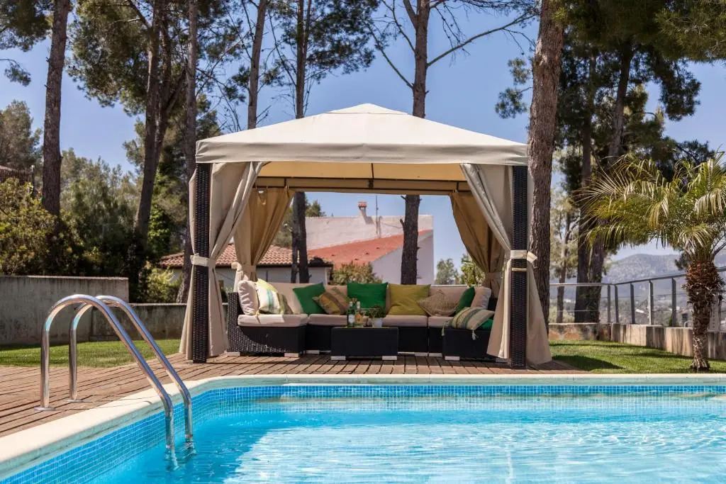 Villa Los Pinos 14 People AC Very confortable Outdoor area View Calm Area 10 minutes Drive From Sitges