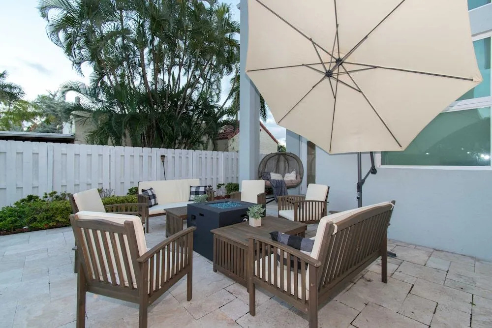 Hollywood Dream House 5 Br With Pool