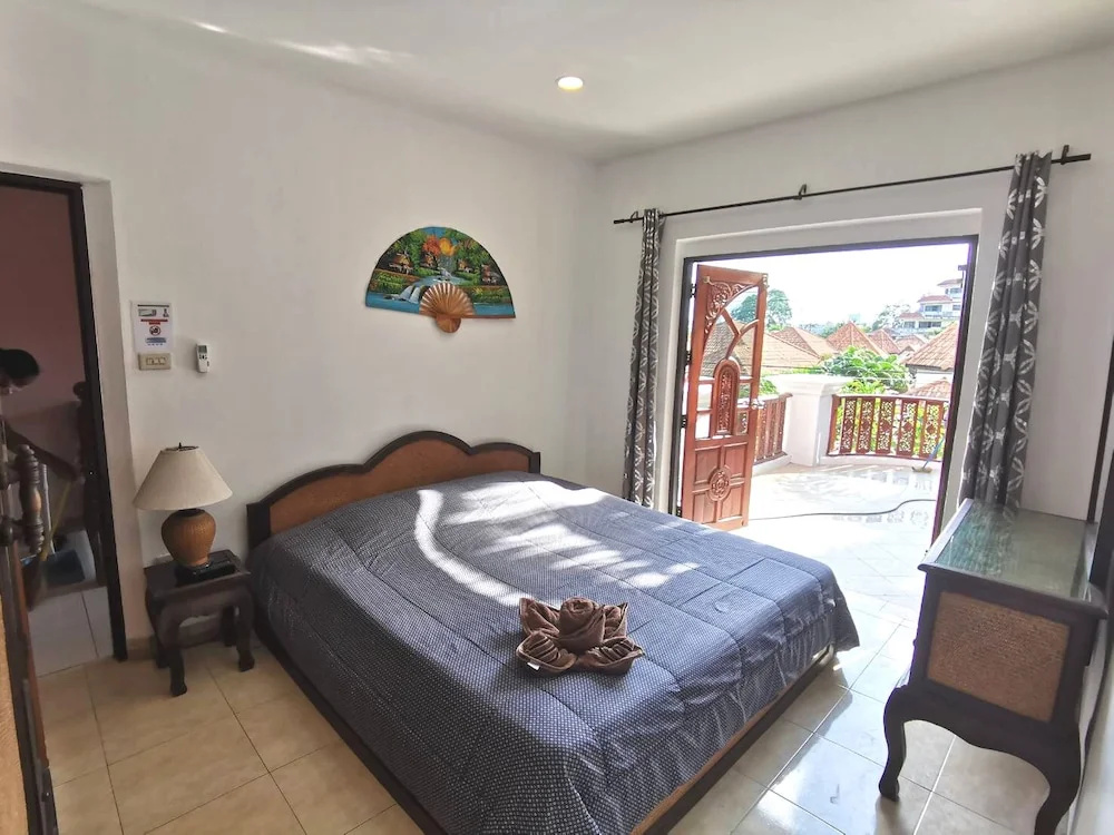 Baan Kanittha - 5 Bedrooms Pool Villa