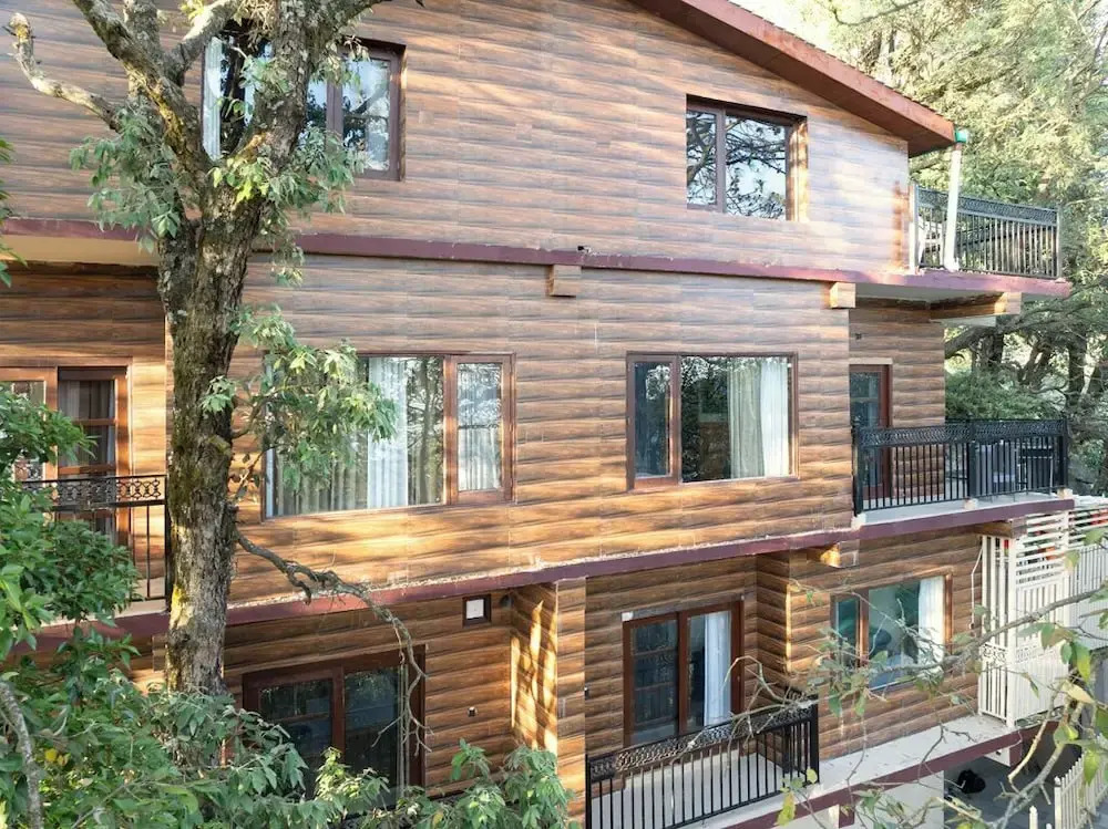 Regenta Place Dalhousie Just 500 Meters Walkable from Mall Road