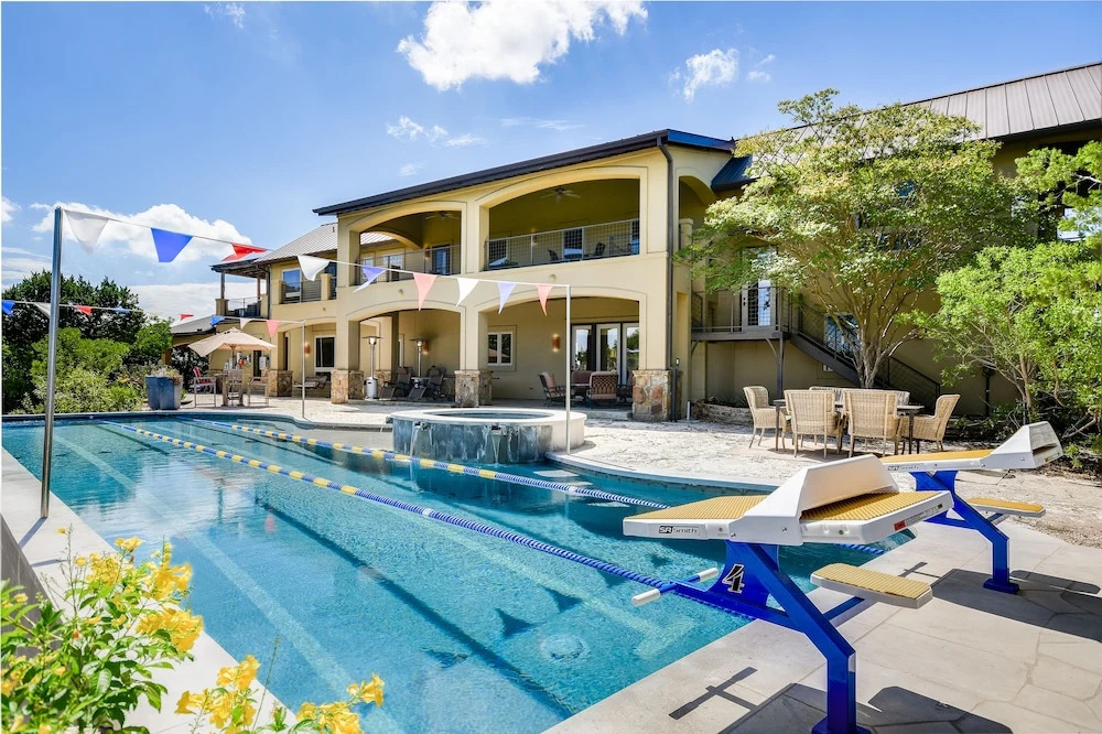The Authentic Atx Experience Estate 5 Bedrooms 5 Bathrooms Home