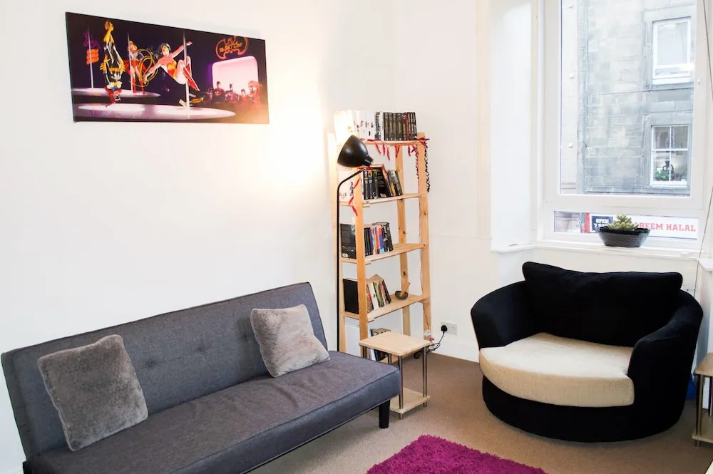 1 Bedroom Flat in the Gorgie Area