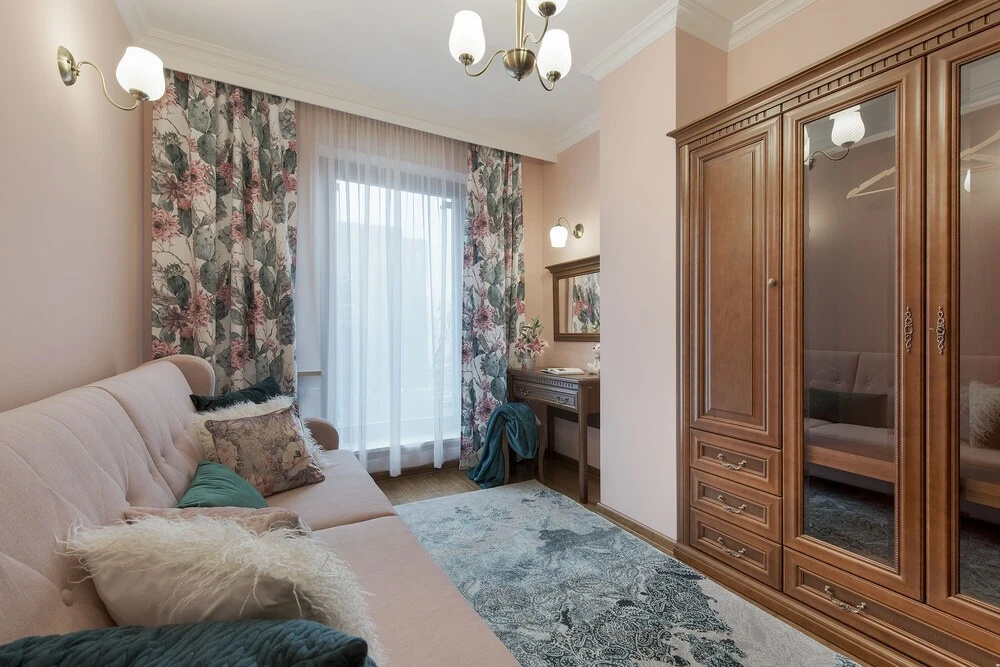 P And O Apartments Solec 15