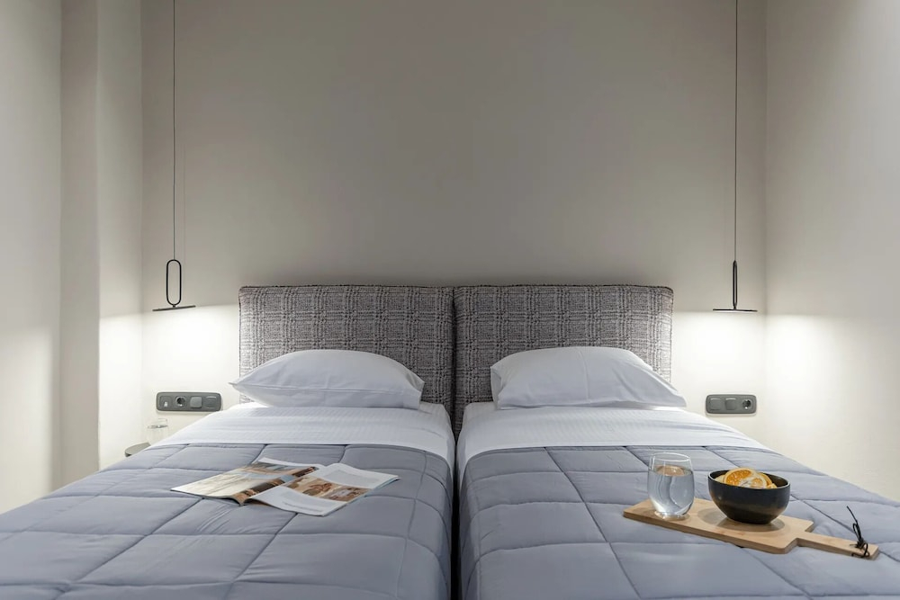 Lithia Exclusive Villas & Suites