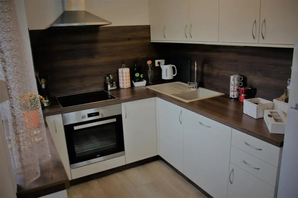 Apartmaji Hrvatin v Kortah