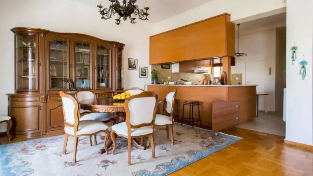 Large 3 bedroom Apt with Terrace