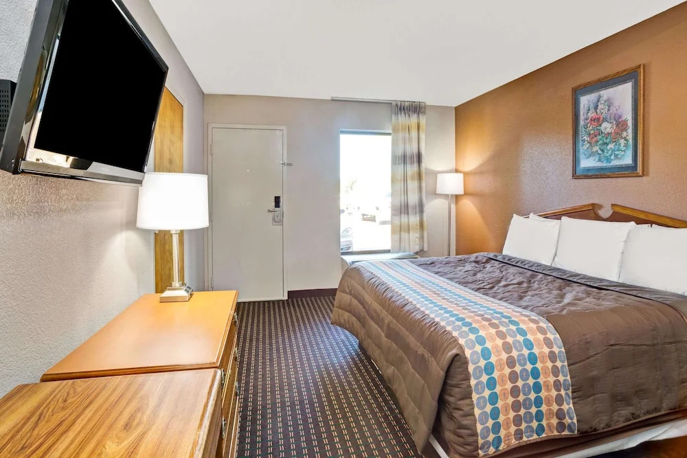 Days Inn by Wyndham Hernando