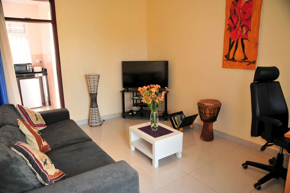 Victoria Lake View Guesthouse & Safaris