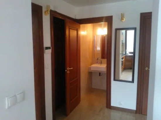 Apartment Nowiniarska near the Old Town