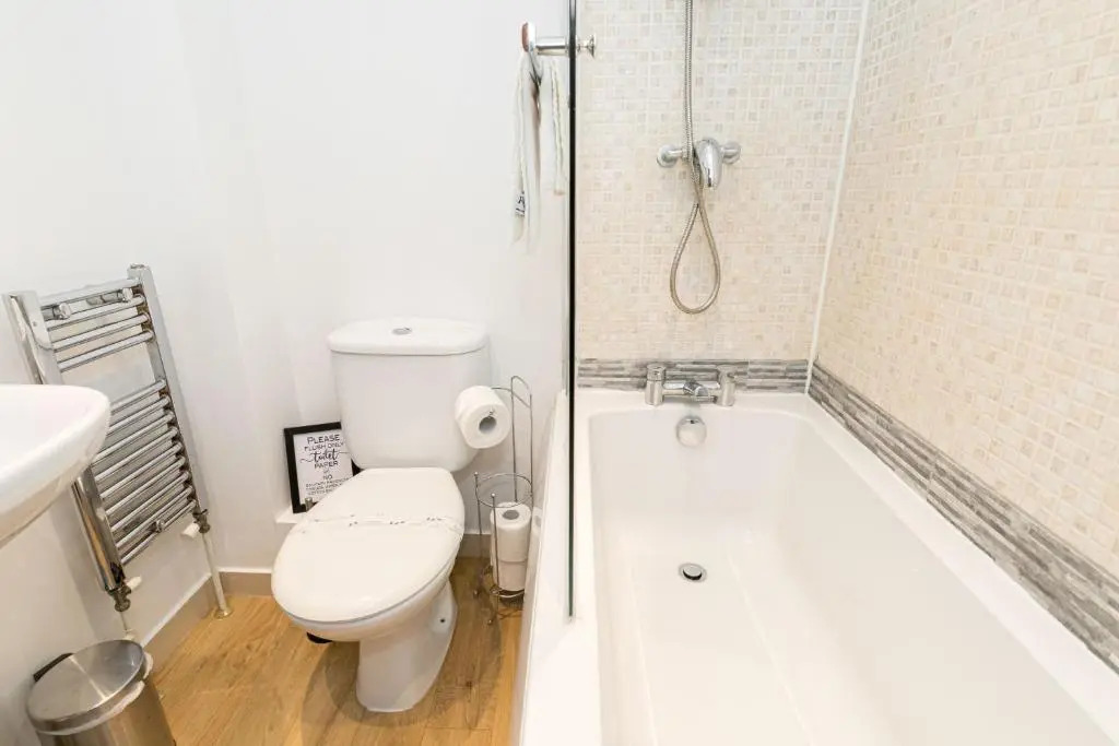 Sleek, Modern and Centrally Located 1bedroom flat with Free WiFi