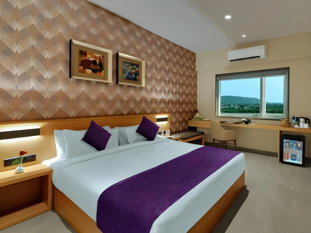 Click Hotel Bhuj