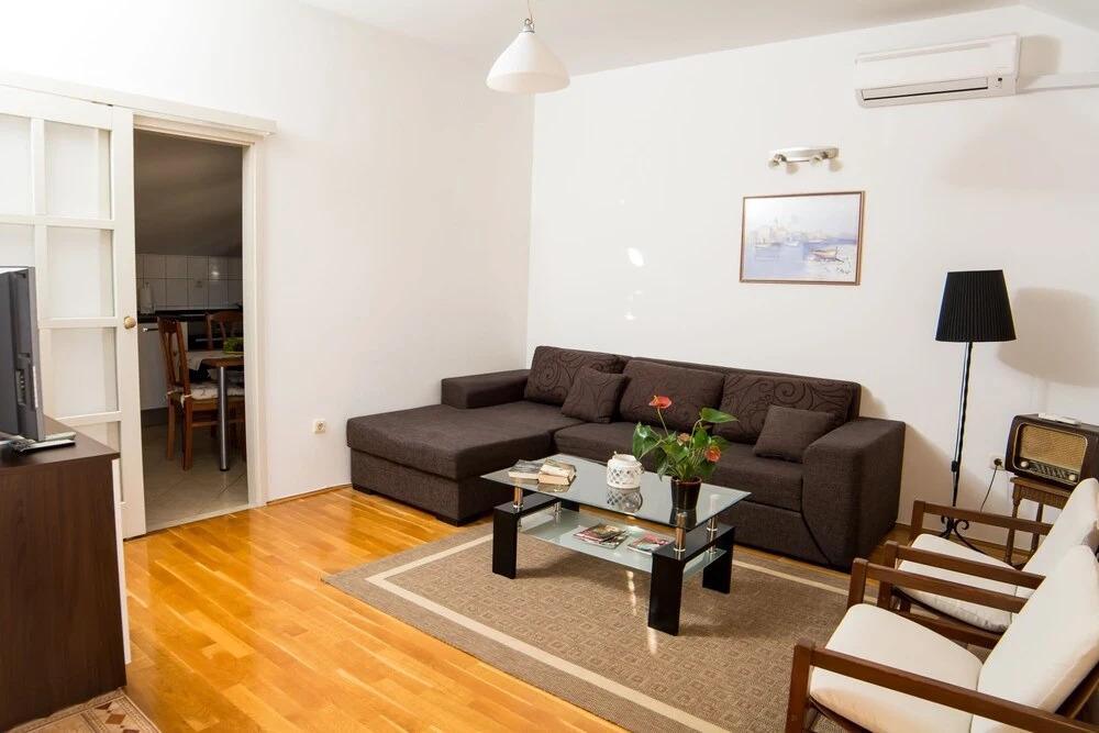 Apartments Bungevilla