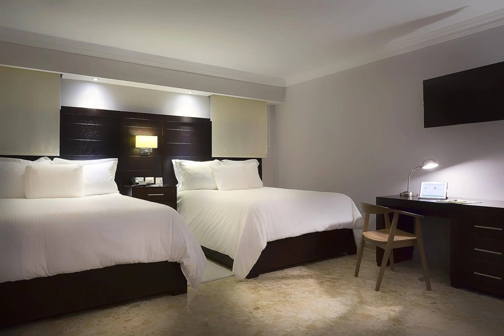 Plaza Florida Suites
