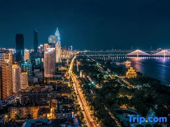 Xana Hotelle Hotel (Wuhan Jinrong Zhongxin Fountain Park)