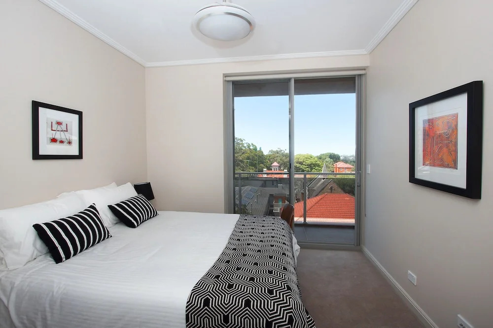 The Junction Palais - Modern and Spacious 2BR Bondi Junction Apartment Close to Everything