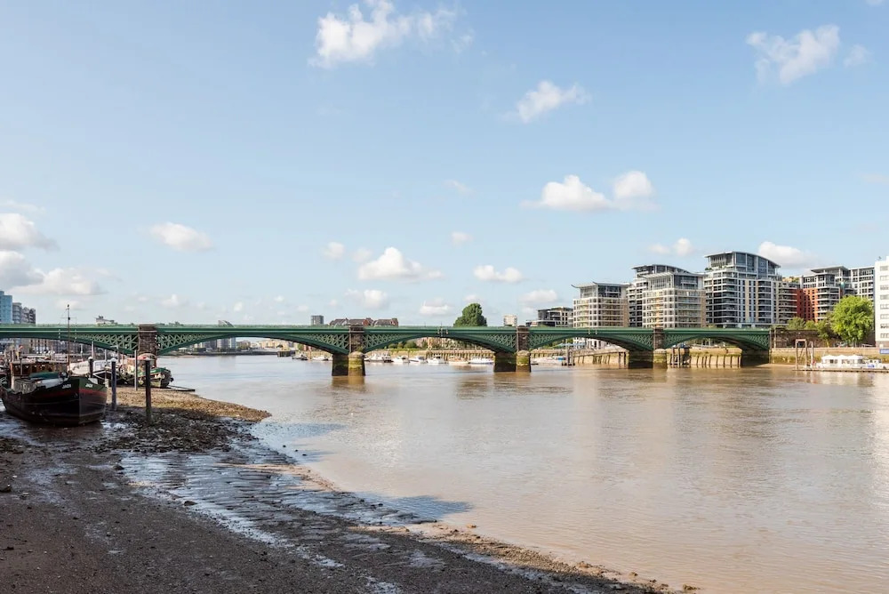 Charming 1Br Home By River Thames Fits 3