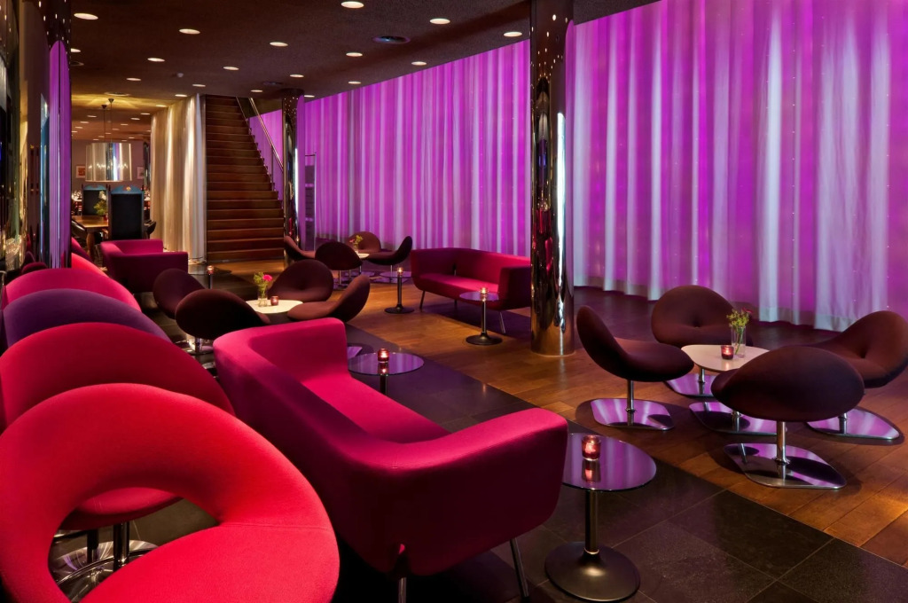 Отель Plaza Premium Grand Winston