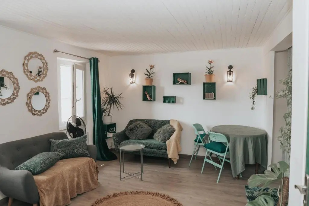 Grand studio, vue mer centre ville carte parking