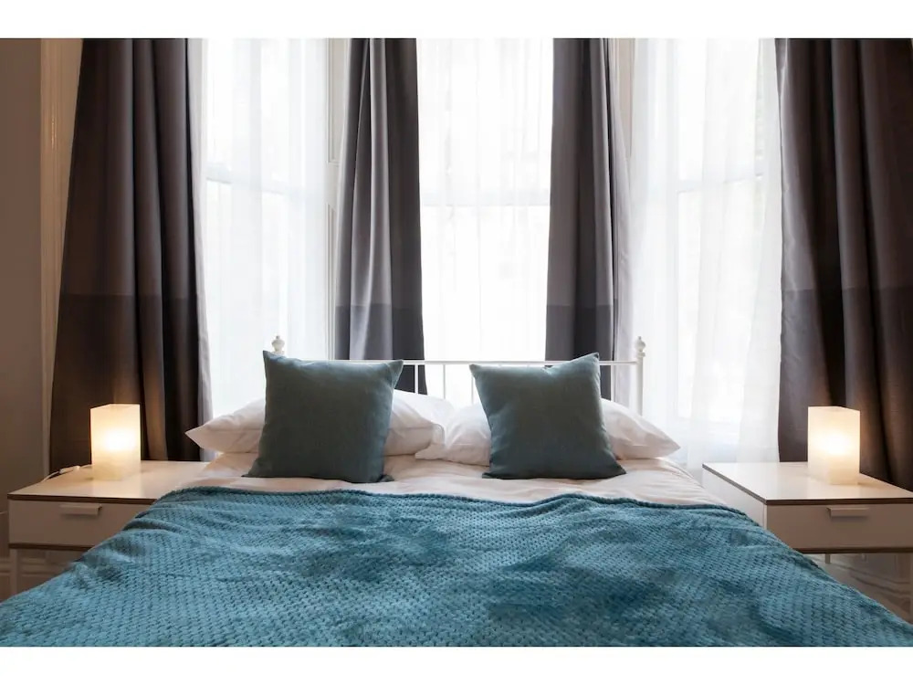 Bright and Cosy Studio, in London