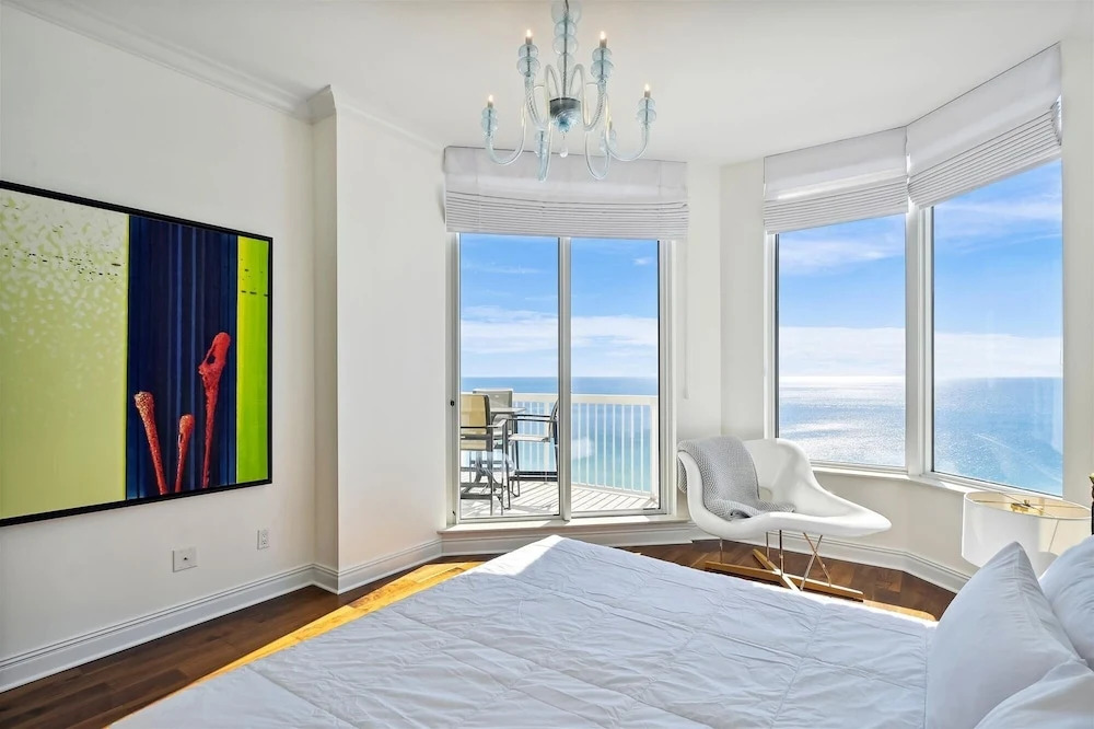 Silver Beach 1702e 3 Bedroom Condo by RedAwning